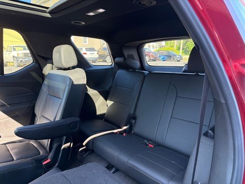 Used 2023 Chevrolet Traverse LT w/ LT Premium Package AWD/4WD image 18