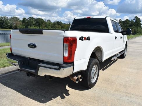 Used 2019 Ford F250 XL w/ Power Equipment Group image 4