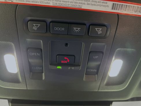 Used 2025 Toyota Camry SE w/ Multimedia Upgrade Package image 21