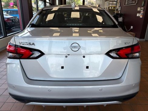 Used 2024 Nissan Versa SV FWD image 12