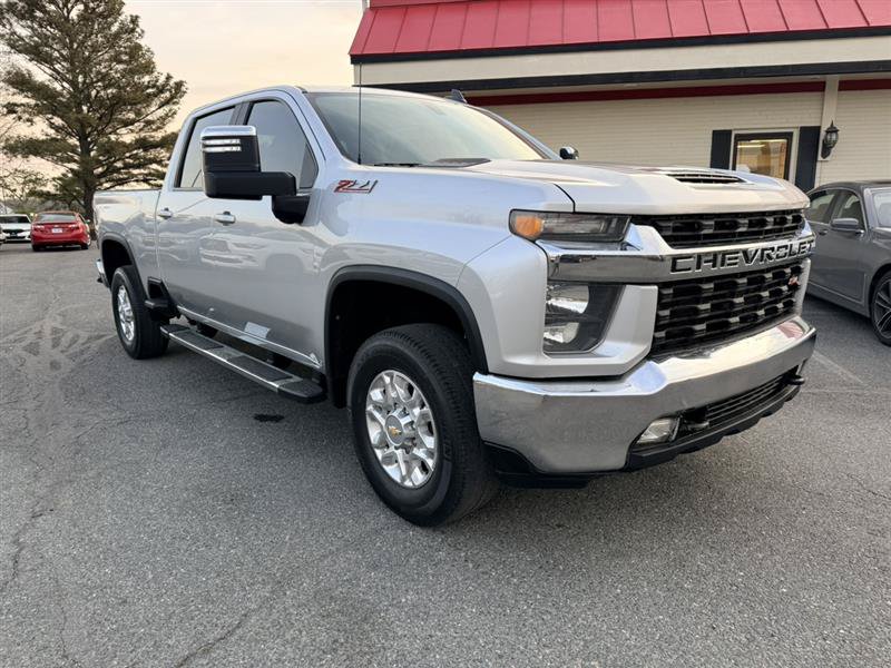 Used 2023 Chevrolet Silverado 2500 LT w/ Convenience Package AWD/4WD image 3