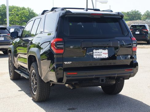 Used 2025 Toyota 4Runner TRD Off-Road Premium AWD/4WD image 16