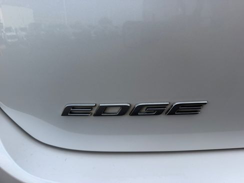 Used 2017 Ford Edge SEL w/ Equipment Group 201A FWD image 24