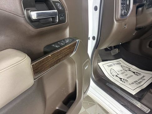 Used 2022 Chevrolet Silverado 1500 LTZ AWD/4WD image 13