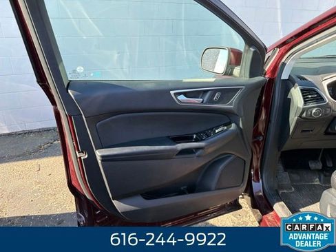 Used 2017 Ford Edge SEL w/ Equipment Group 201A AWD/4WD image 9