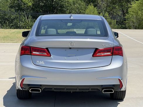 Used 2018 Acura TLX V6 w/ Technology Package FWD image 4