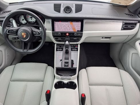 Certified 2024 Porsche Macan AWD/4WD image 6