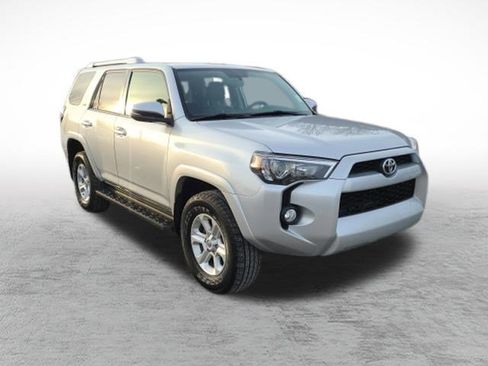 Used 2018 Toyota 4Runner SR5 Premium image 3