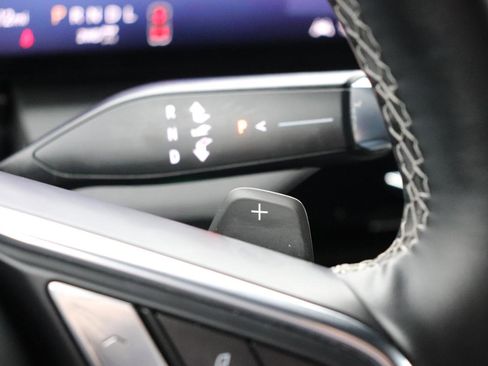 Used 2025 Buick Enclave Preferred image 34