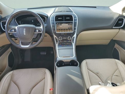 Used 2019 Lincoln Nautilus Reserve w/ Driver Assistance Package FWD image 14