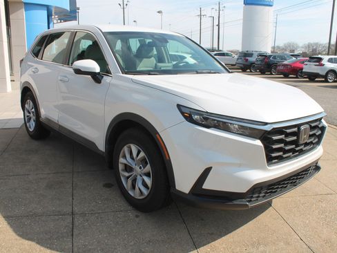 Used 2023 Honda CR-V LX image 1