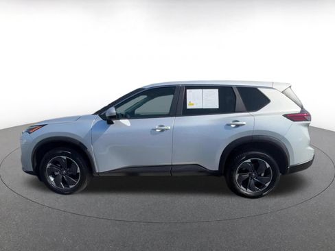 Used 2025 Nissan Rogue SV AWD/4WD image 9