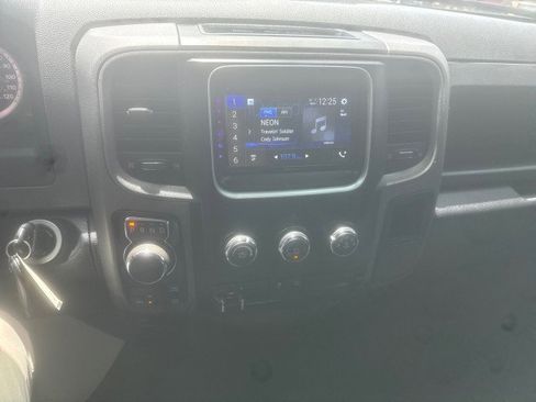 Used 2017 RAM 1500 Express AWD/4WD image 16
