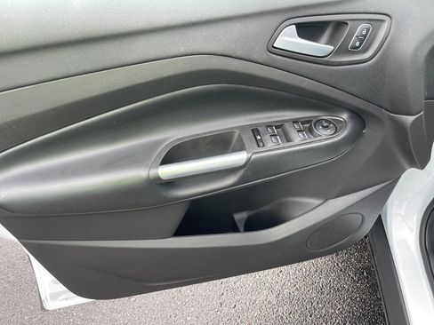 Used 2019 Ford Escape SE image 8