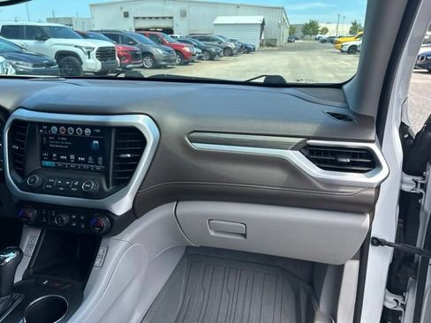 Used 2019 GMC Acadia SLT w/ LPO, Floor Liner Package FWD image 13
