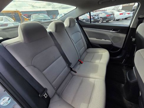 Used 2019 Hyundai Elantra SEL image 16