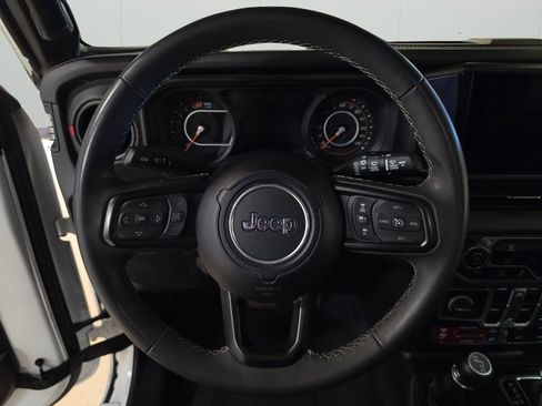 Certified 2025 Jeep Wrangler Unlimited Rubicon AWD/4WD image 17