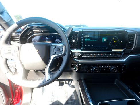 Used 2025 Chevrolet Silverado 2500 LTZ w/ LTZ Premium Package image 13