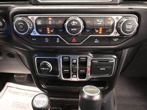 Used 2022 Jeep Gladiator Overland w/ Popular Equipment Package AWD/4WD image 13