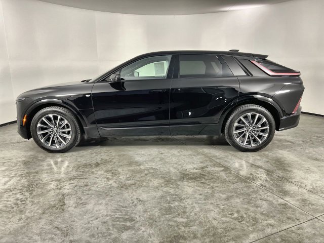 Used 2026 Cadillac Lyriq Sport AWD/4WD image 5