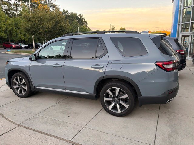 Certified 2025 Honda Pilot Touring image 1
