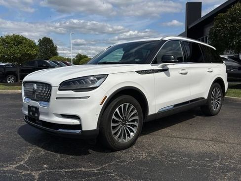 Used 2023 Lincoln Aviator Reserve w/ Equipment Group 201A AWD/4WD image 4