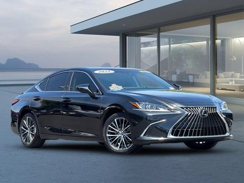 Used 2025 Lexus ES 300h w/ Premium Package FWD image 2