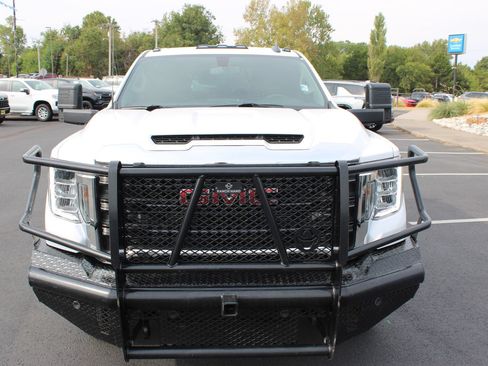 Used 2023 GMC Sierra 3500 Pro AWD/4WD image 3