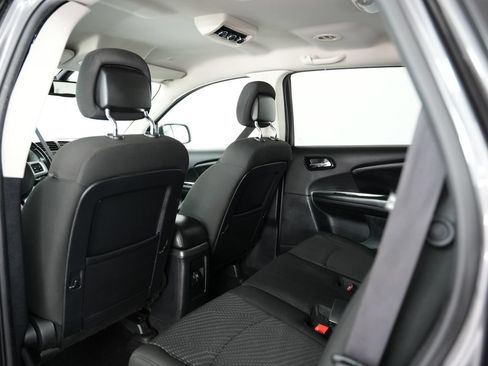 Used 2020 Dodge Journey SE w/ SE Popular Equipment Group FWD image 31