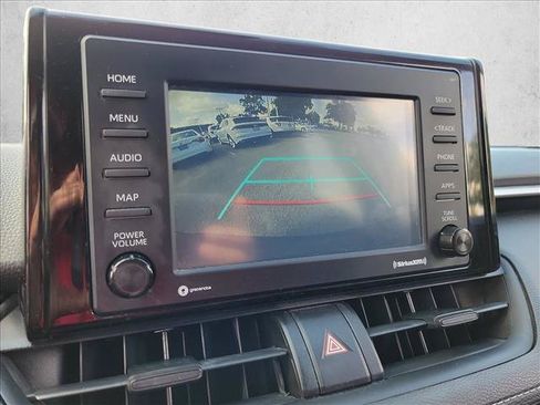 Used 2021 Toyota RAV4 LE FWD image 23