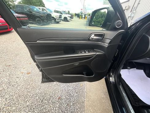 Used 2021 Jeep Grand Cherokee Limited w/ Quick Order Package 28K 80th AWD/4WD image 12