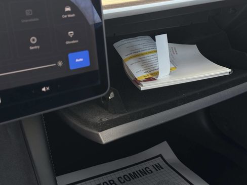 Used 2021 Tesla Model 3 Standard Range Plus image 22