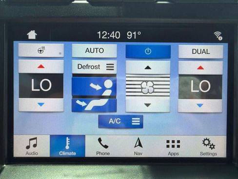 Used 2017 Ford F150 Platinum w/ Equipment Group 701A Luxury AWD/4WD image 38