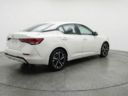 Used 2025 Nissan Sentra SV FWD image 9