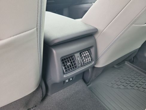 Used 2026 Toyota Camry SE FWD image 12
