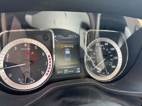 Used 2017 Nissan Titan SL w/ SL Towing Convenience Package image 5