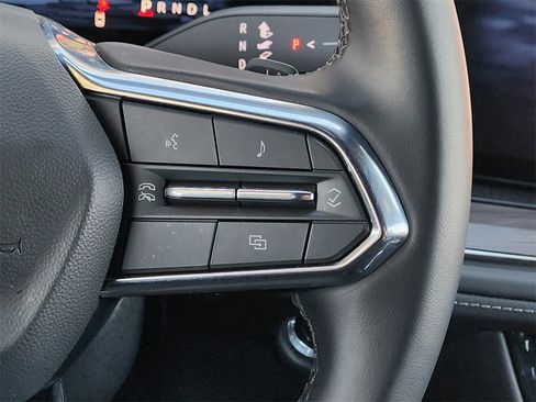 Used 2025 Chevrolet Suburban LS image 29