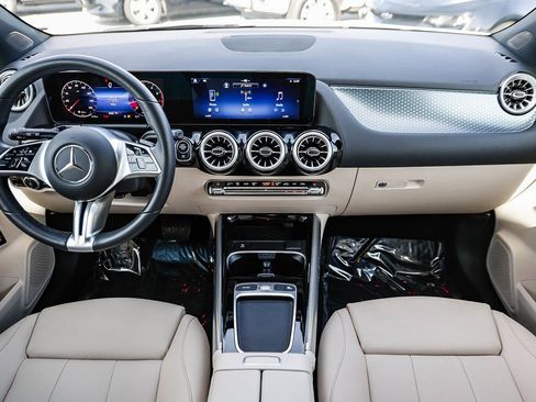 Used 2025 Mercedes-Benz GLA 250 4MATIC image 10