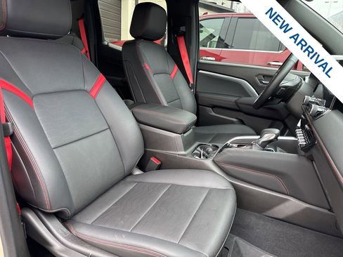 Used 2024 Chevrolet Colorado Z71 w/ Z71 Convenience Package 2 image 8