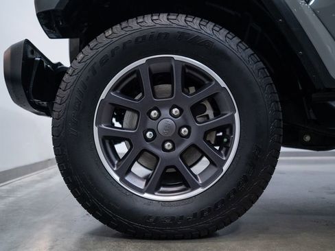 Used 2021 Jeep Gladiator Overland w/ Popular Equipment Package image 12