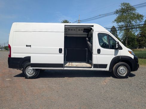 Used 2026 RAM ProMaster 2500 w/ Convenience Group FWD image 5