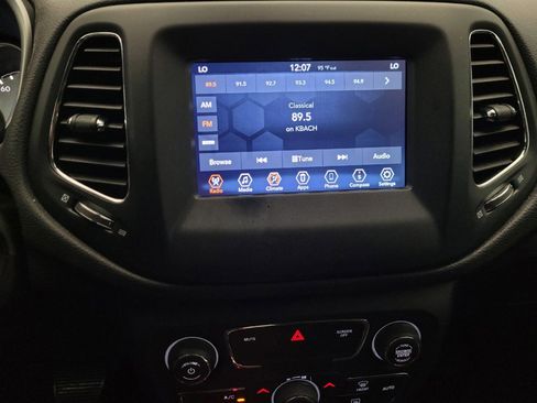 Used 2020 Jeep Compass Latitude FWD image 25