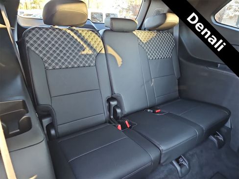 Used 2024 GMC Acadia Denali image 28