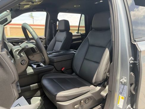 Used 2024 Chevrolet Tahoe Z71 w/ Luxury Package AWD/4WD image 17