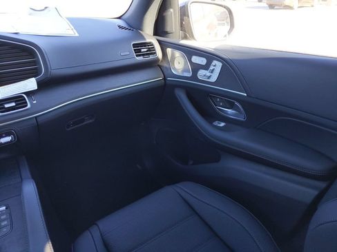 Used 2023 Mercedes-Benz GLS 450 4MATIC image 13