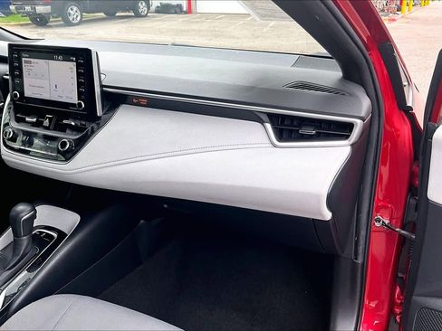 Used 2021 Toyota Corolla SE image 17