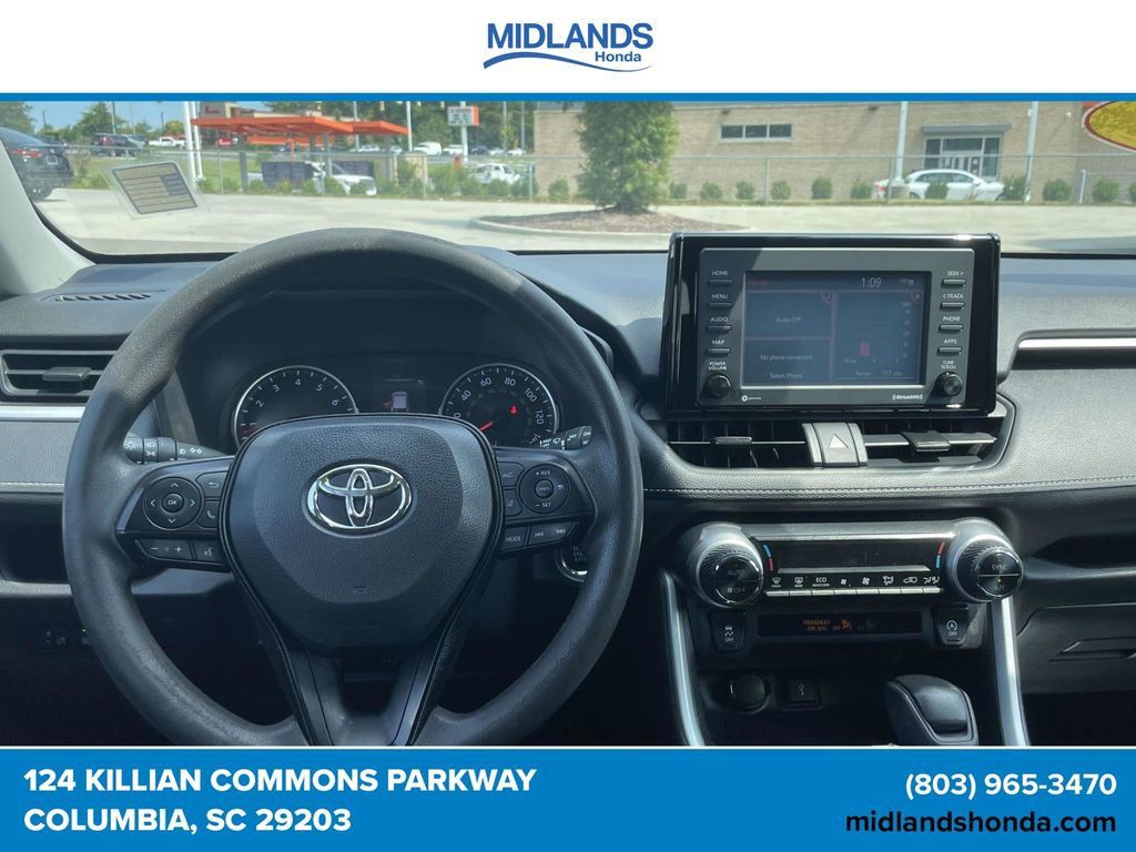 Used 2021 Toyota RAV4 XLE AWD/4WD image 11