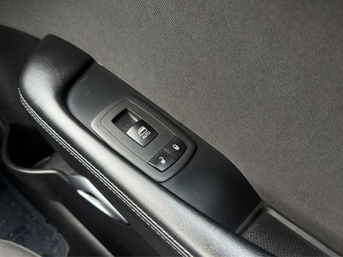 Used 2021 Dodge Challenger SXT RWD image 13
