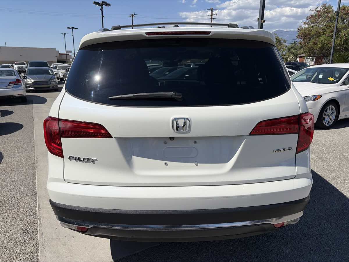 Used 2018 Honda Pilot Touring image 3