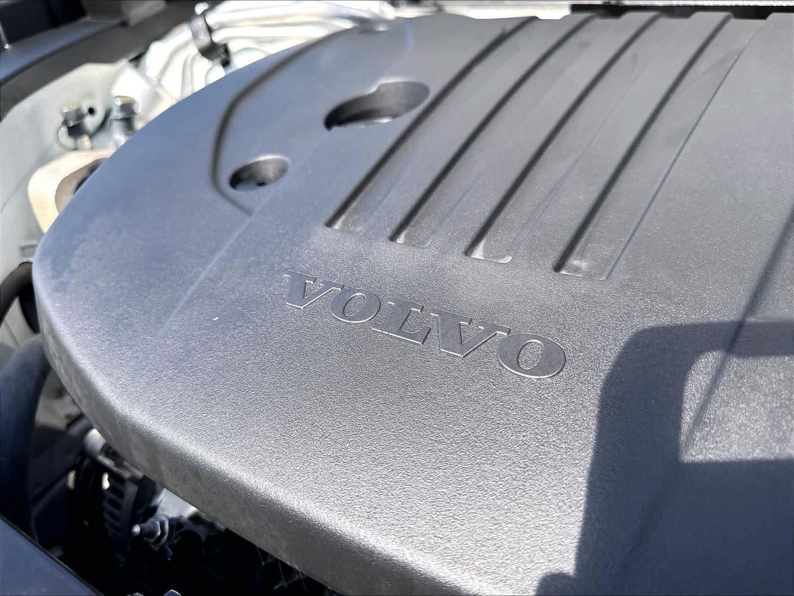 Used 2022 Volvo XC60 B5 Momentum AWD/4WD image 34